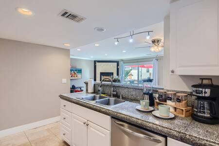 Awesome 3Br 2Bth 1 Block To Beach C2 纽波特比奇 外观 照片